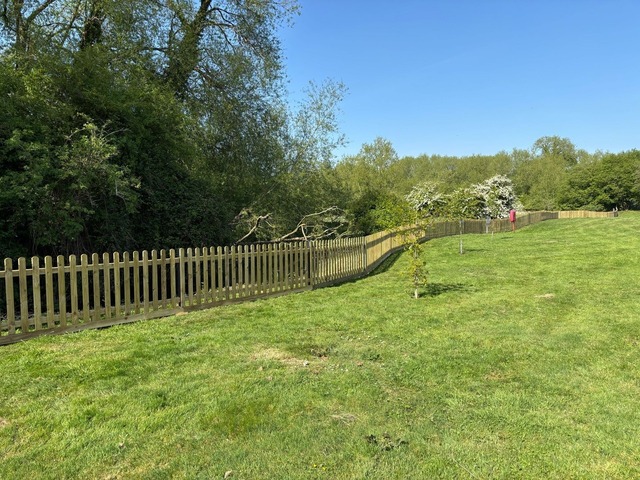 Picket fence in Sandford-on-Thames